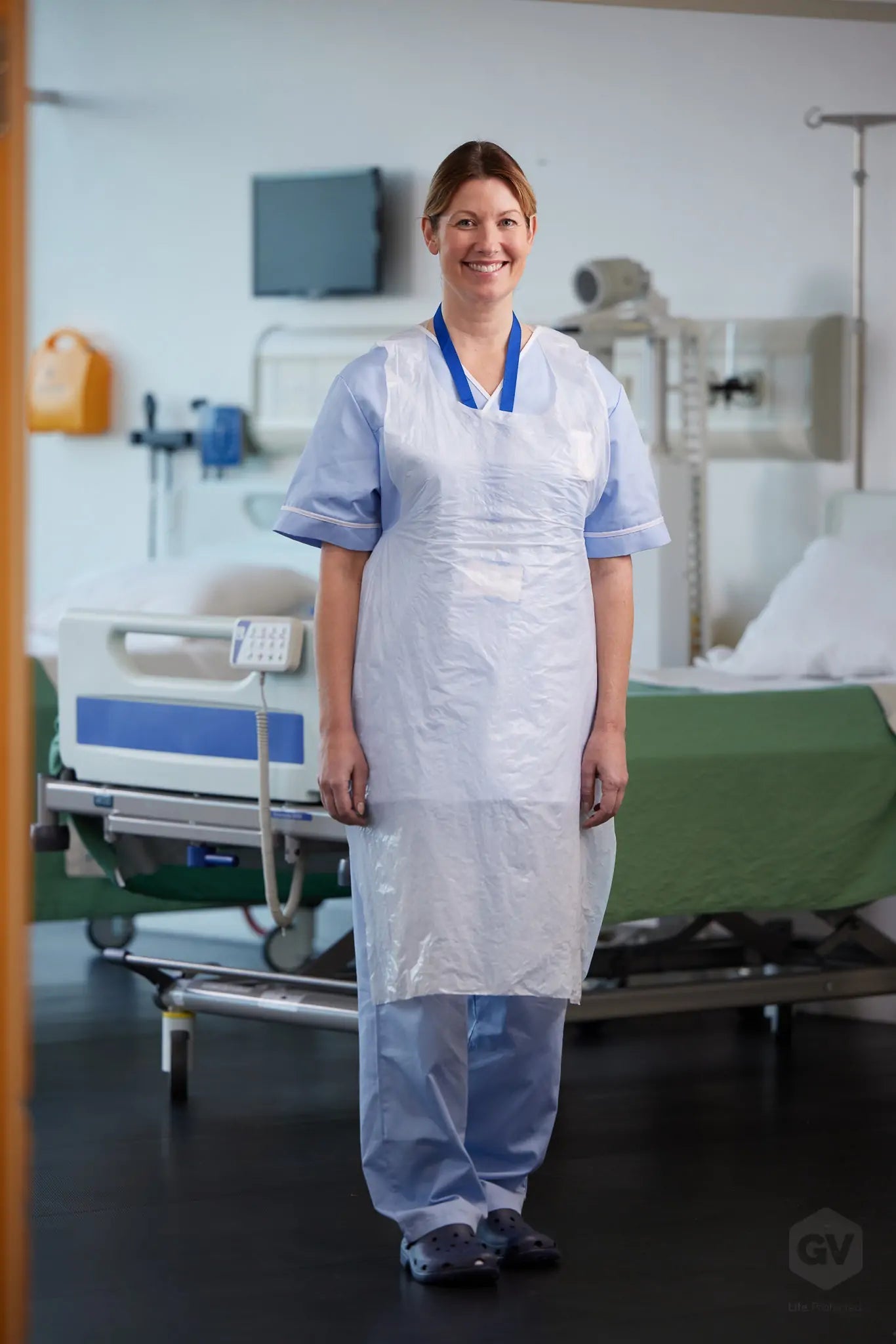 Latex Free Healthcare Apron - White - Roll of 200