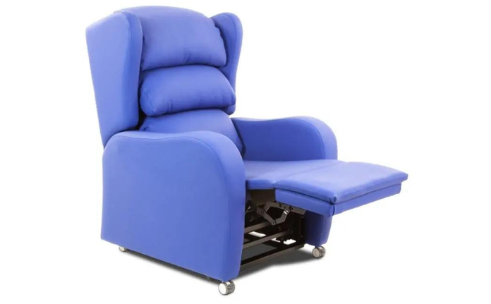 Pembury Manual Recliner With Legs